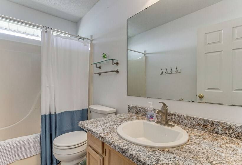 Pensacola Home W/ Large Yard: 4 Mi To Beach