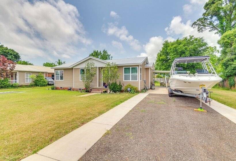 Pensacola Home W/ Private Spa: Walk To Beach!