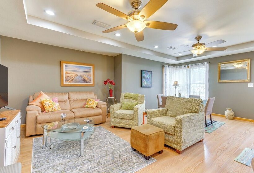 Pensacola Home W/ Private Spa: Walk To Beach!