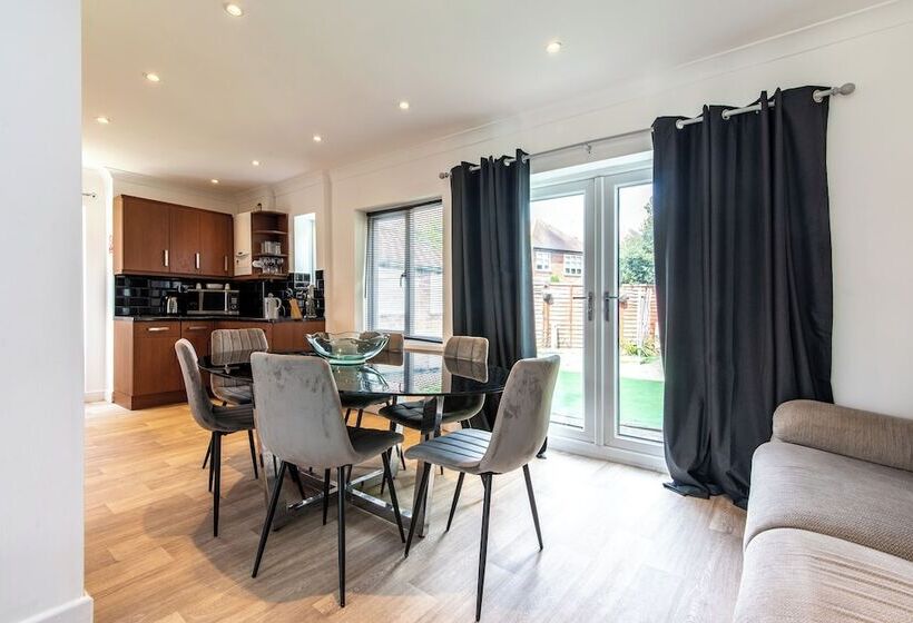 بنسيون Bramcote House