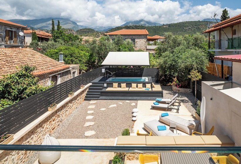 펜션 Cardamilia Suites