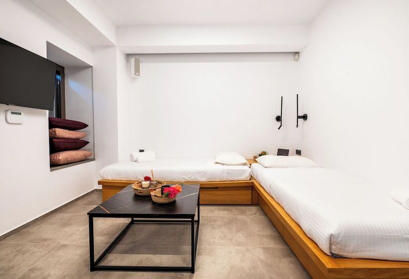 펜션 Cardamilia Suites