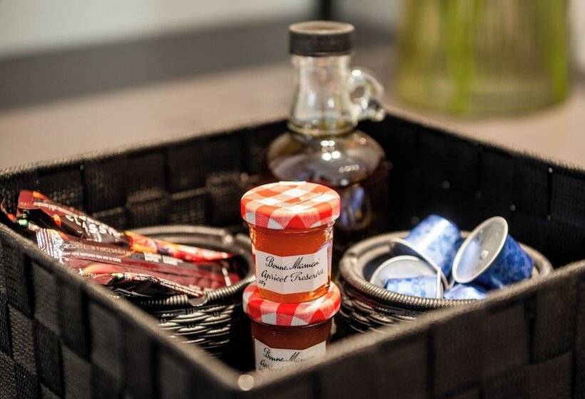 펜션 Cardamilia Suites