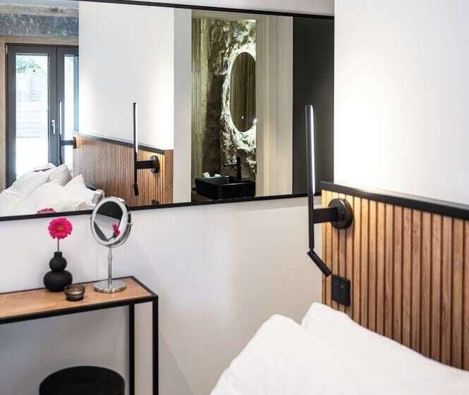 펜션 Cardamilia Suites