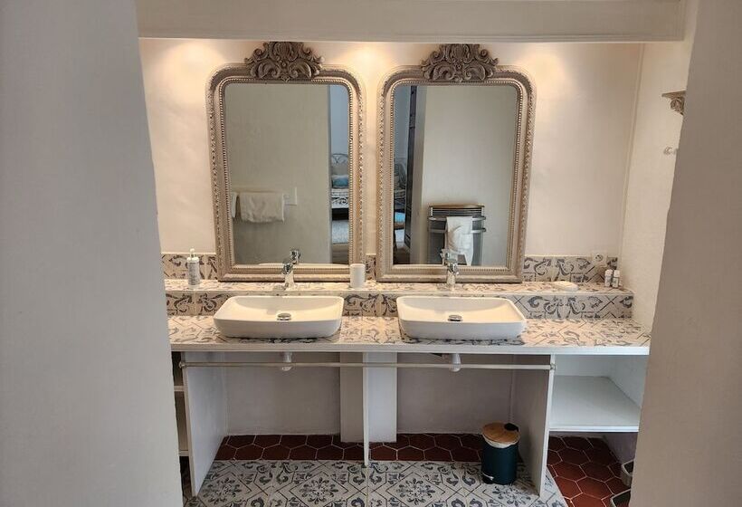 ペンション La Belle Histoire