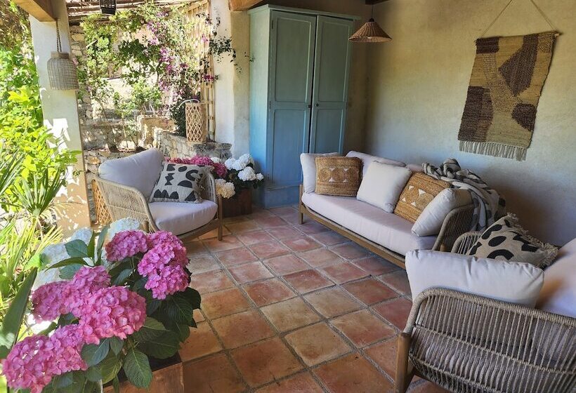 ペンション La Belle Histoire