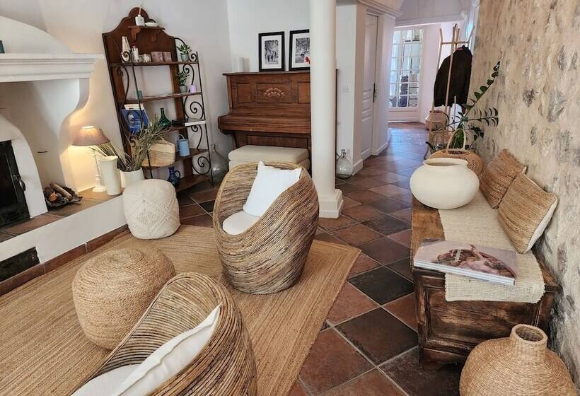 ペンション La Belle Histoire