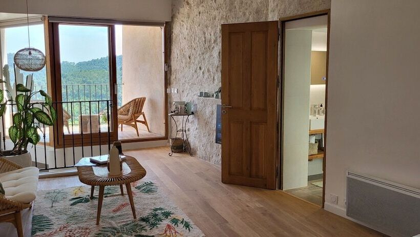 ペンション La Belle Histoire