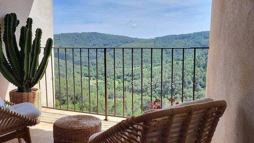 بنسيون La Belle Histoire