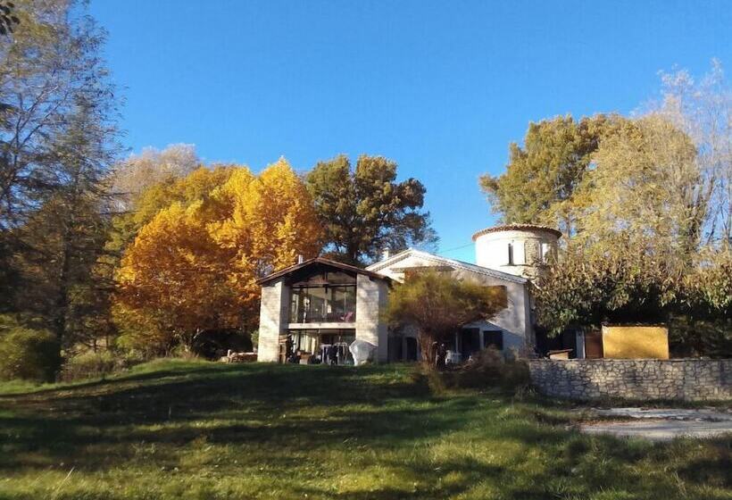 膳宿费 Les Favouilles