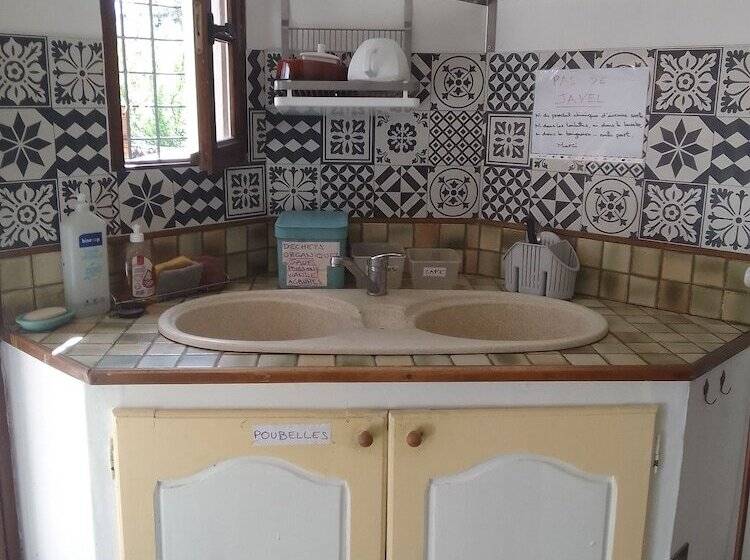 פנסיון Les Favouilles