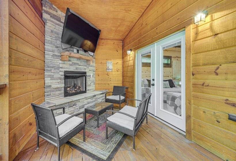 Pet Friendly Broken Bow Cabin W/ Private Hot Tub!