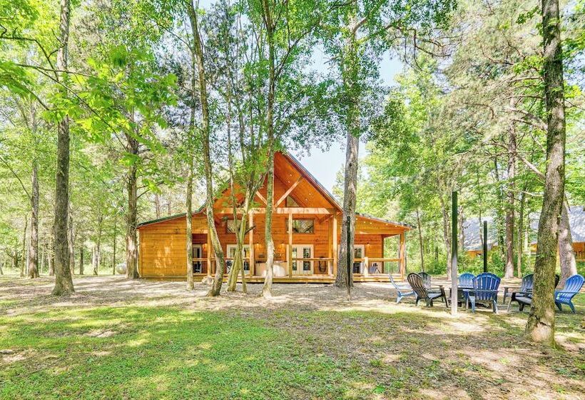 Pet Friendly Broken Bow Cabin W/ Private Hot Tub!