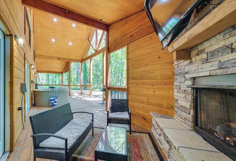 Pet Friendly Broken Bow Cabin W/ Private Hot Tub!