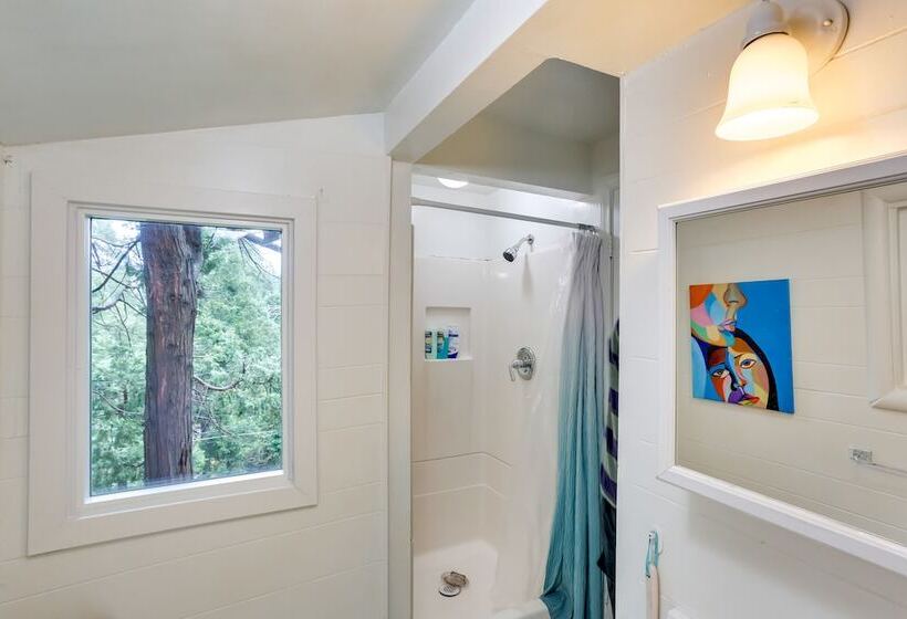 Pet Friendly California Abode W/ Fenced In Yard!