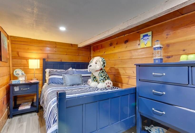 Pet Friendly California Abode W/ Fenced In Yard!