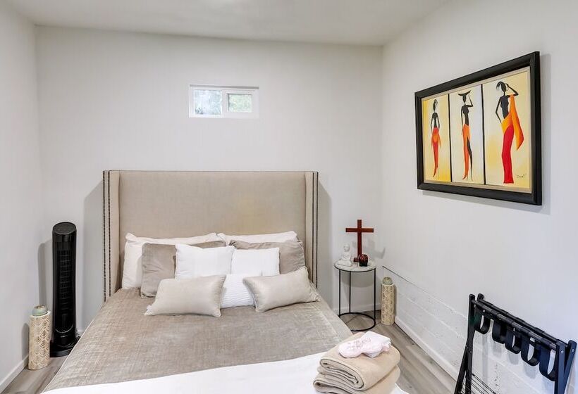 Pet Friendly California Abode W/ Fenced In Yard!