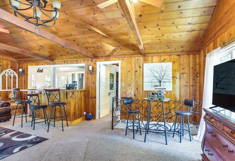 Pet Friendly California Abode W/ Fenced In Yard!