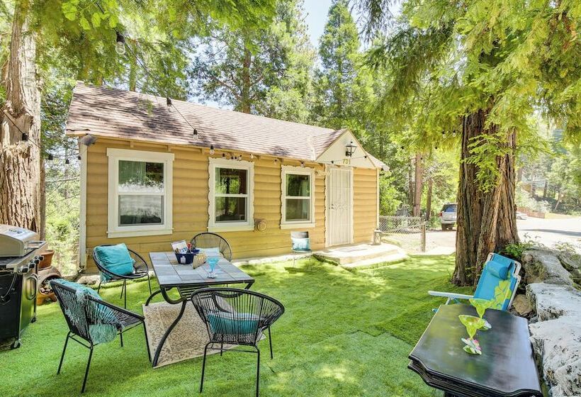 Pet Friendly California Abode W/ Fenced In Yard!