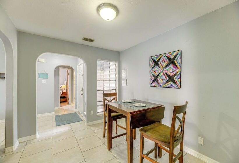 Pet Friendly Corpus Christi Home: 12 Mi To Beach!