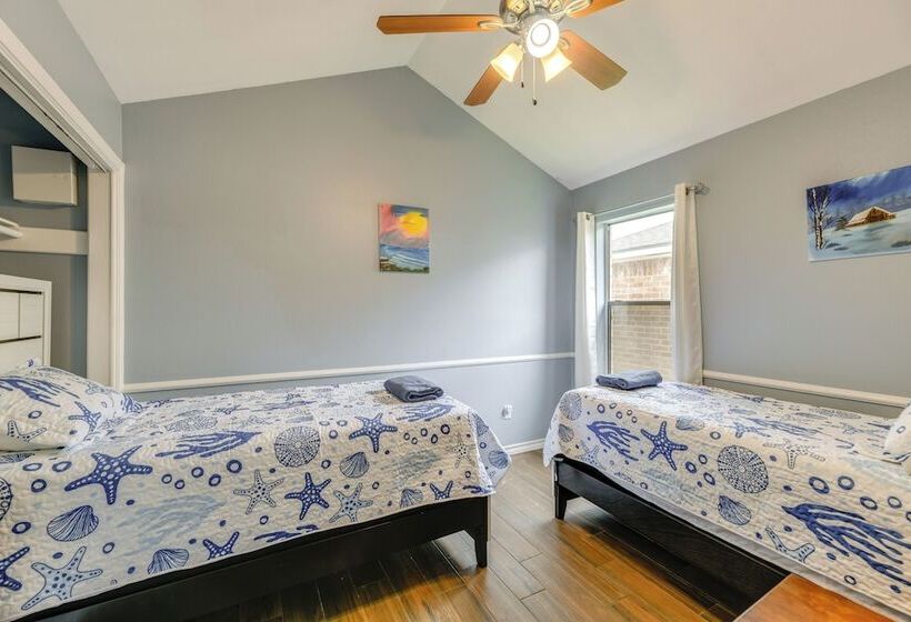 Pet Friendly Corpus Christi Home: 12 Mi To Beach!