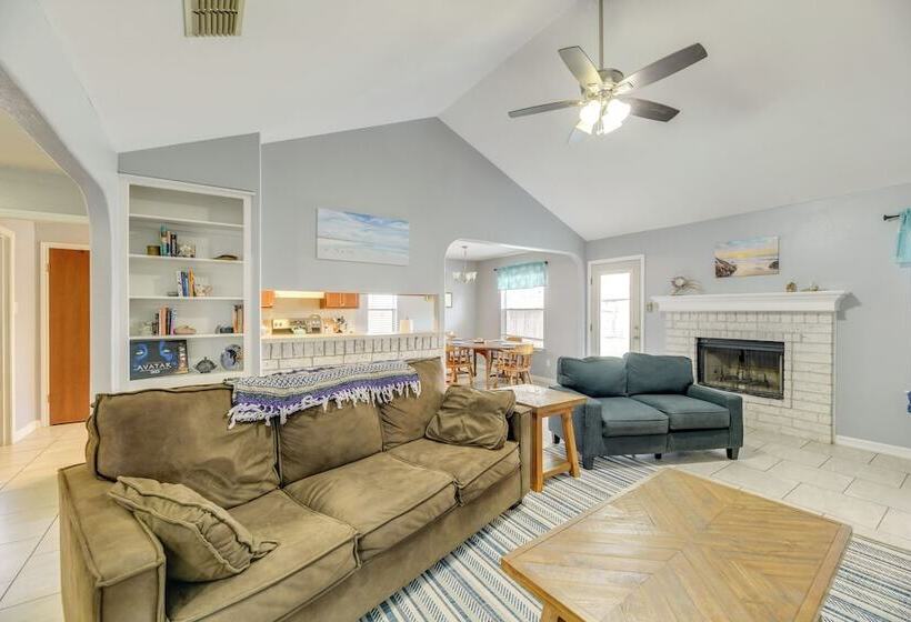 Pet Friendly Corpus Christi Home: 12 Mi To Beach!