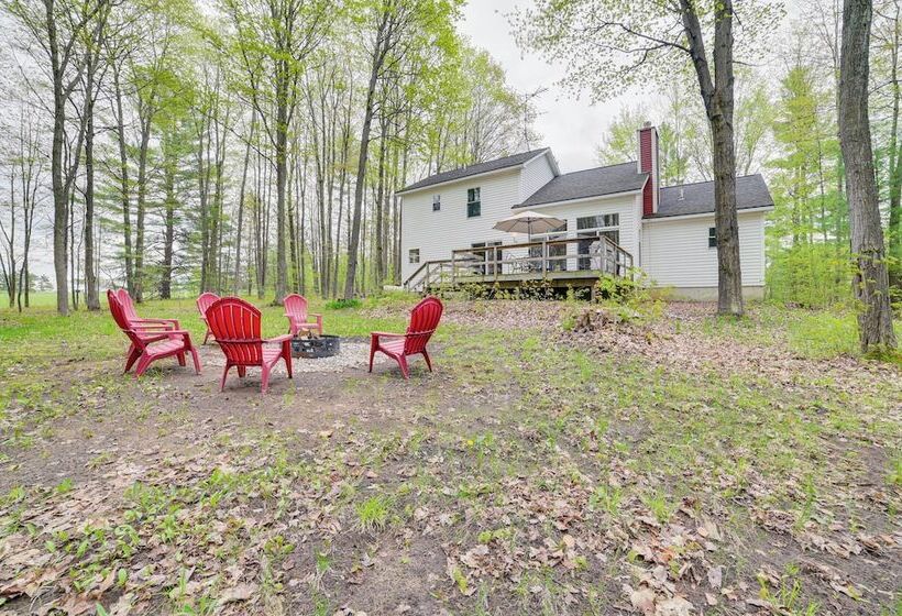 Pet Friendly Kalkaska Home ~ 19 Mi To Torch Lake!