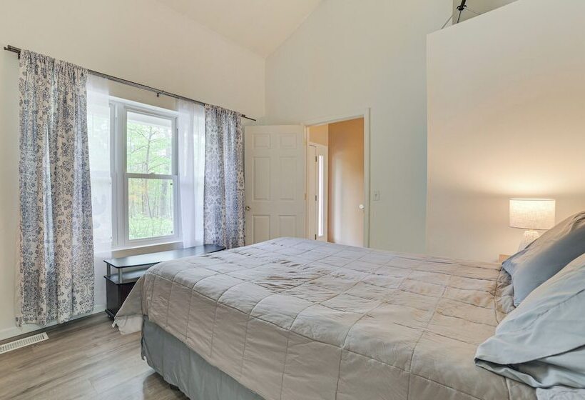 Pet Friendly Kalkaska Home ~ 19 Mi To Torch Lake!