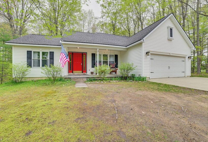 Pet Friendly Kalkaska Home ~ 19 Mi To Torch Lake!