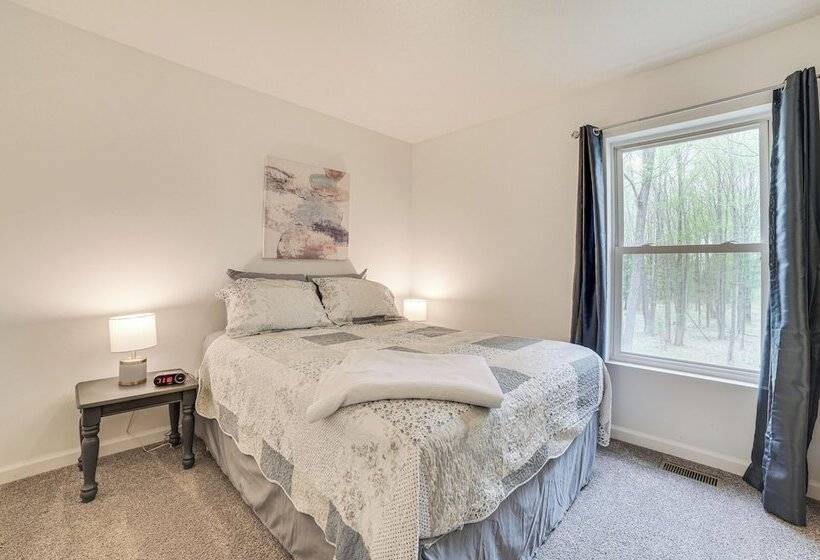 Pet Friendly Kalkaska Home ~ 19 Mi To Torch Lake!