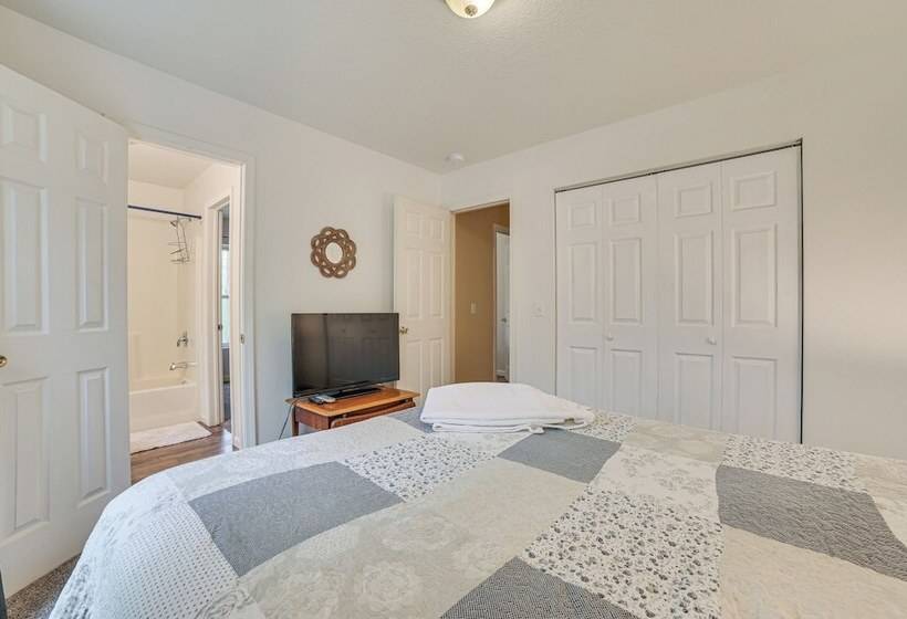 Pet Friendly Kalkaska Home ~ 19 Mi To Torch Lake!