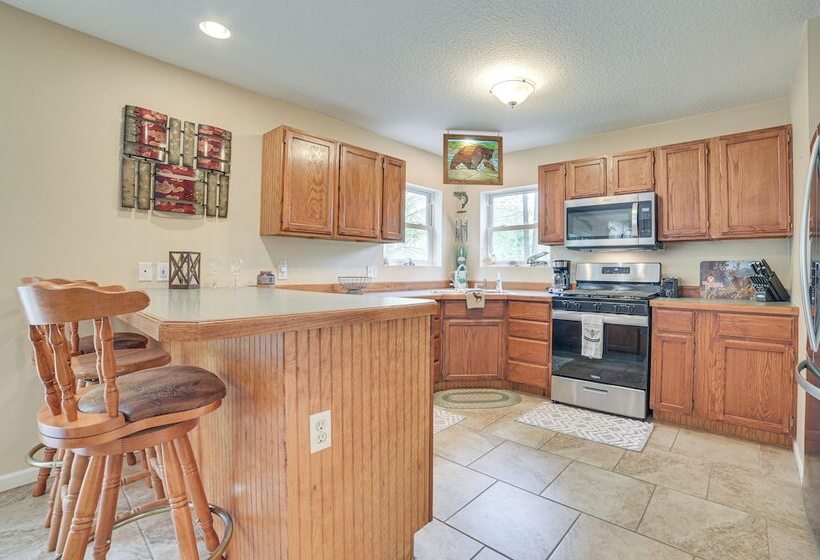 Pet Friendly Kalkaska Home ~ 19 Mi To Torch Lake!