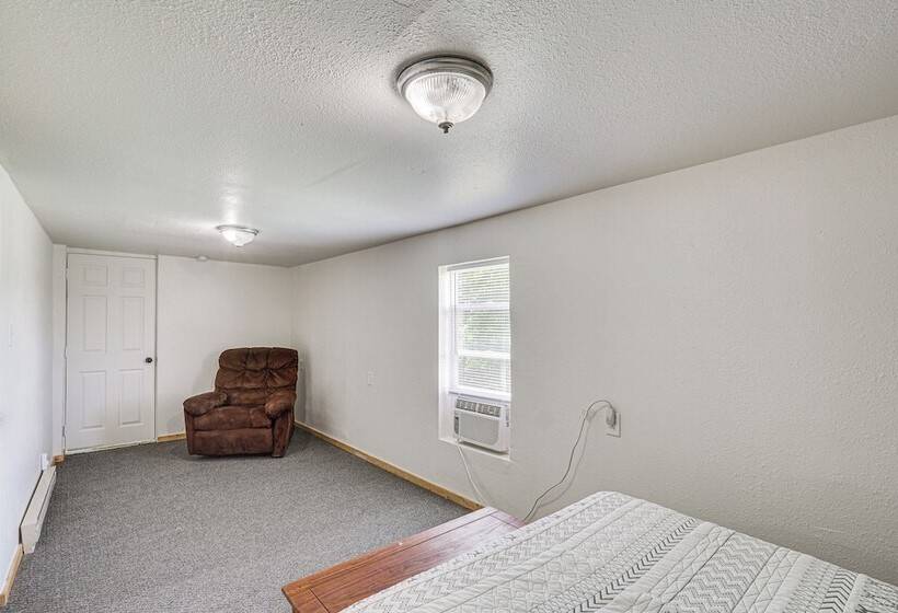 Fire Pit & Grill: Pet Friendly Lake Ozark Cabin!