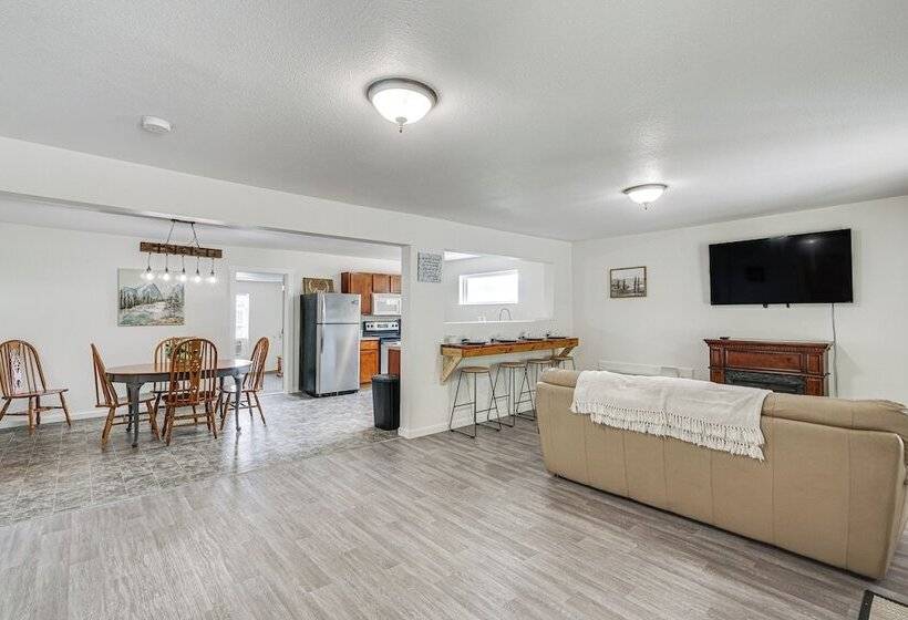 Fire Pit & Grill: Pet Friendly Lake Ozark Cabin!