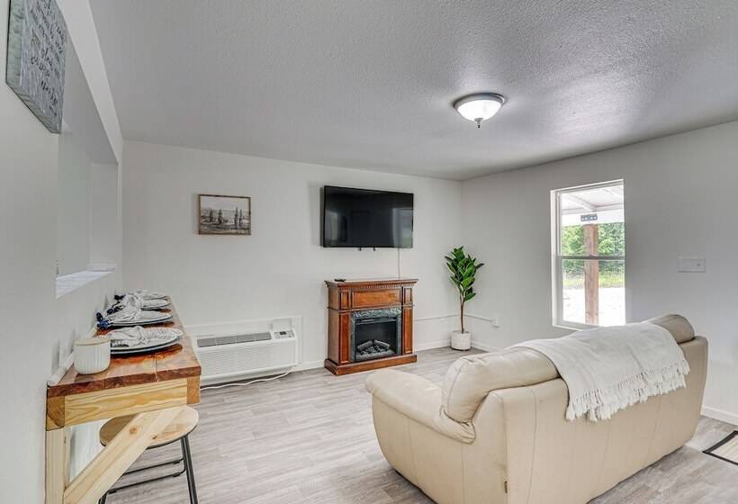 Fire Pit & Grill: Pet Friendly Lake Ozark Cabin!