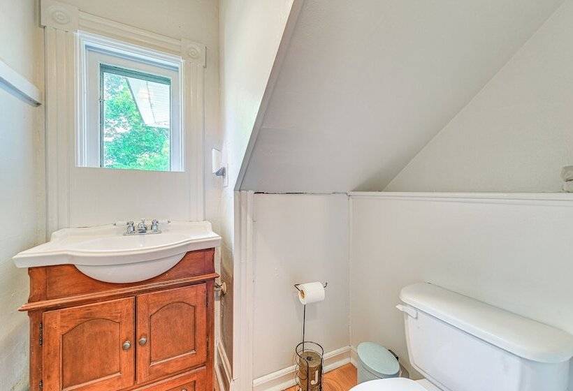 Family Home W/ Yard & Fire Pit In Middleburgh!