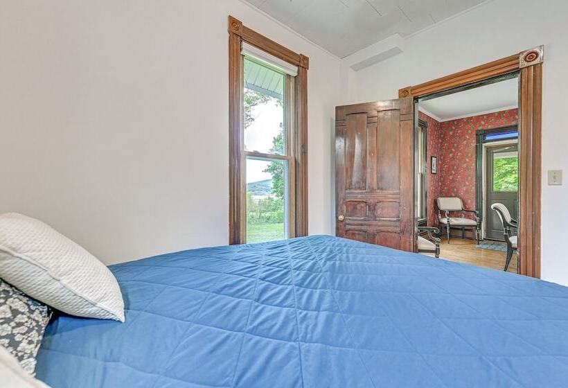 Family Home W/ Yard & Fire Pit In Middleburgh!