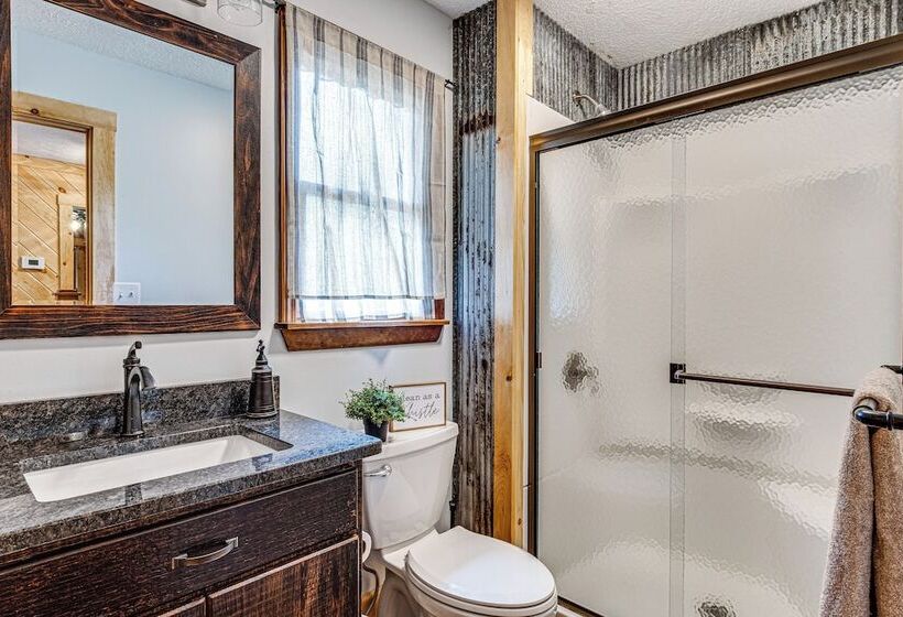 Family Friendly Milton Home On 14 Acres W/ Hot Tub