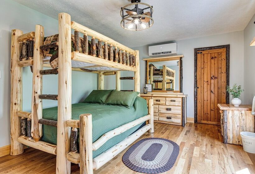 Family Friendly Milton Home On 14 Acres W/ Hot Tub