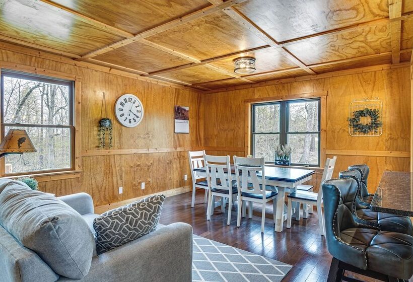 Family Friendly Milton Home On 14 Acres W/ Hot Tub