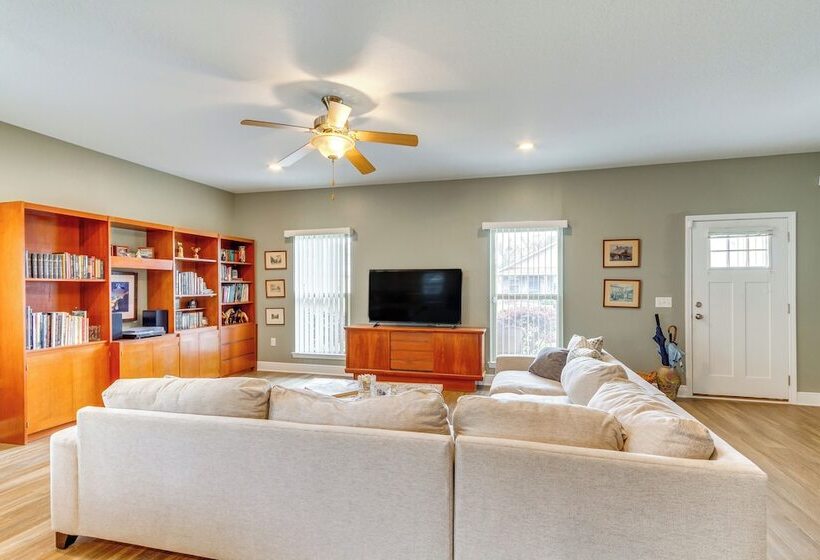 Pet Friendly Pensacola Home ~ 2 Mi To Bruce Beach!