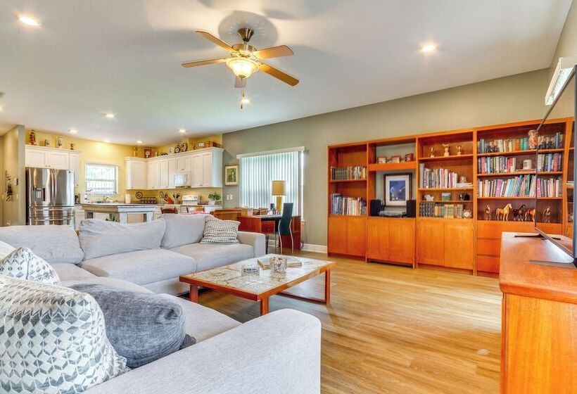 Pet Friendly Pensacola Home ~ 2 Mi To Bruce Beach!