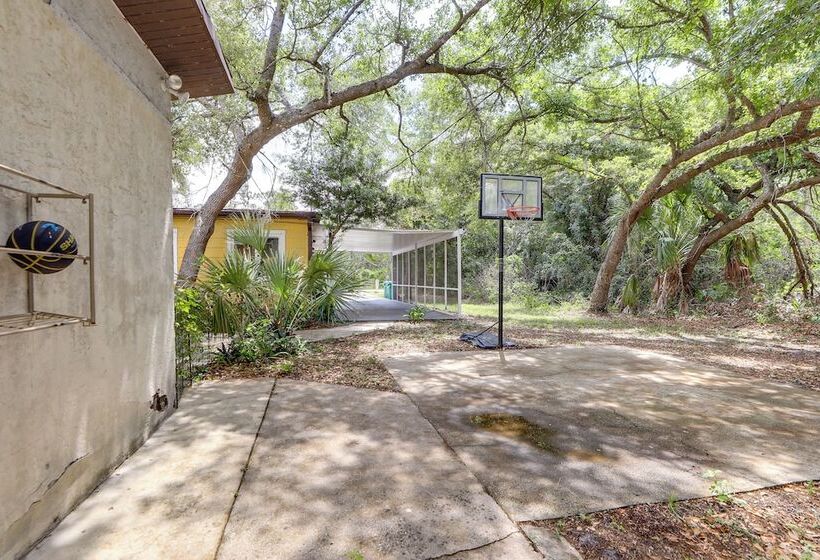 Pet Friendly Port Charlotte Home: 6 Mi To Beach!