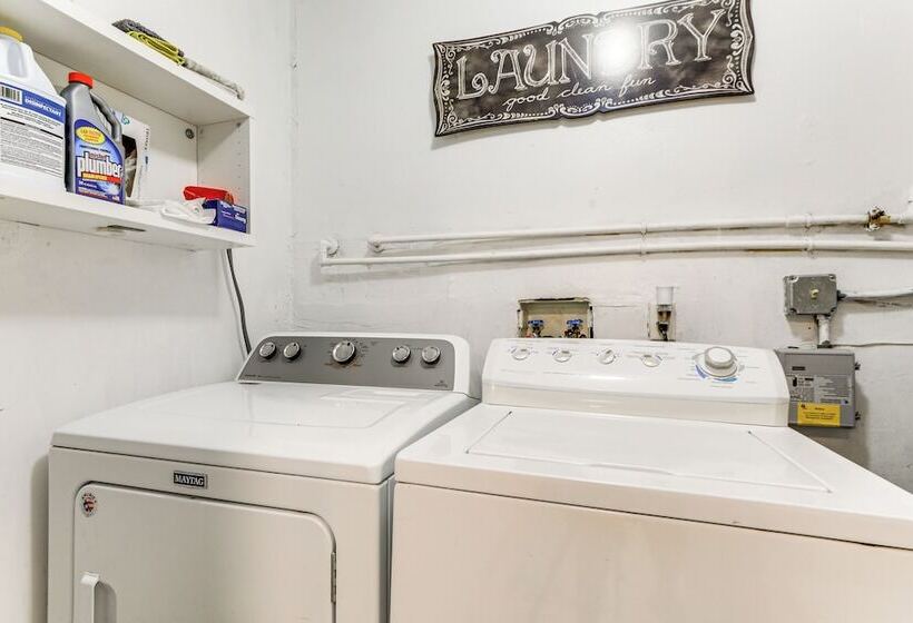 Pet Friendly Port Charlotte Home: 6 Mi To Beach!