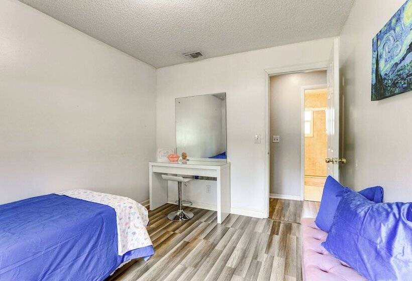 Pet Friendly Port Charlotte Home: 6 Mi To Beach!