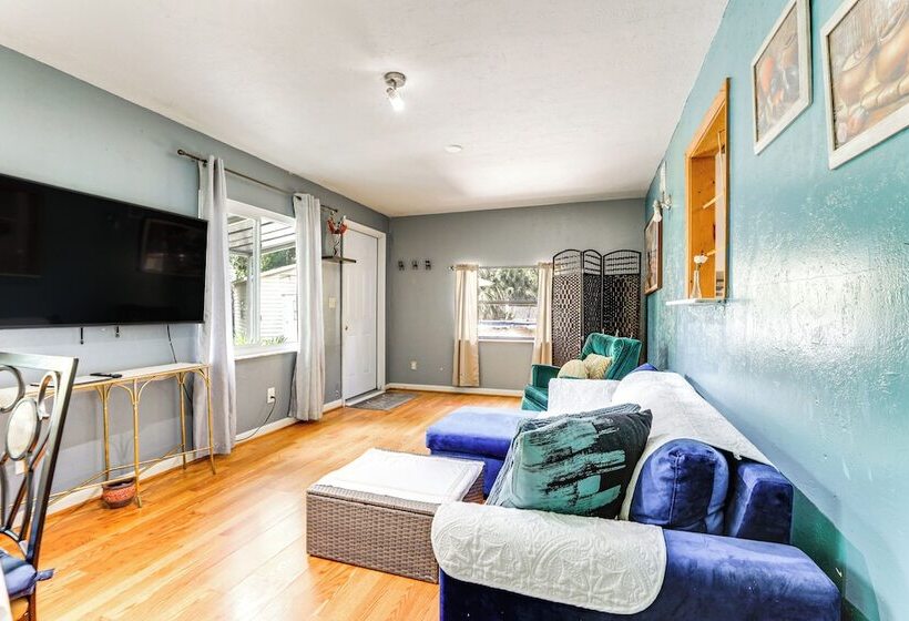 Pet Friendly Port Charlotte Home: 6 Mi To Beach!