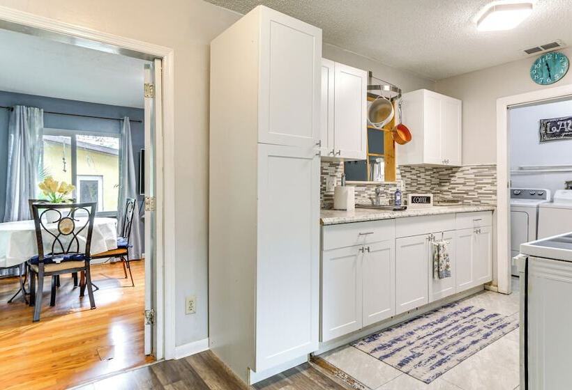 Pet Friendly Port Charlotte Home: 6 Mi To Beach!