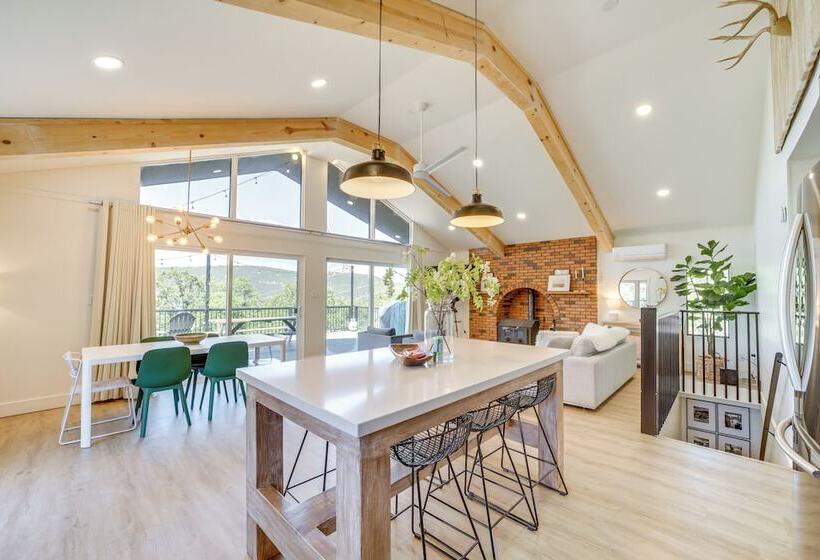 Pine Cabin W/ Large Deck & Scenic Mountain Views!