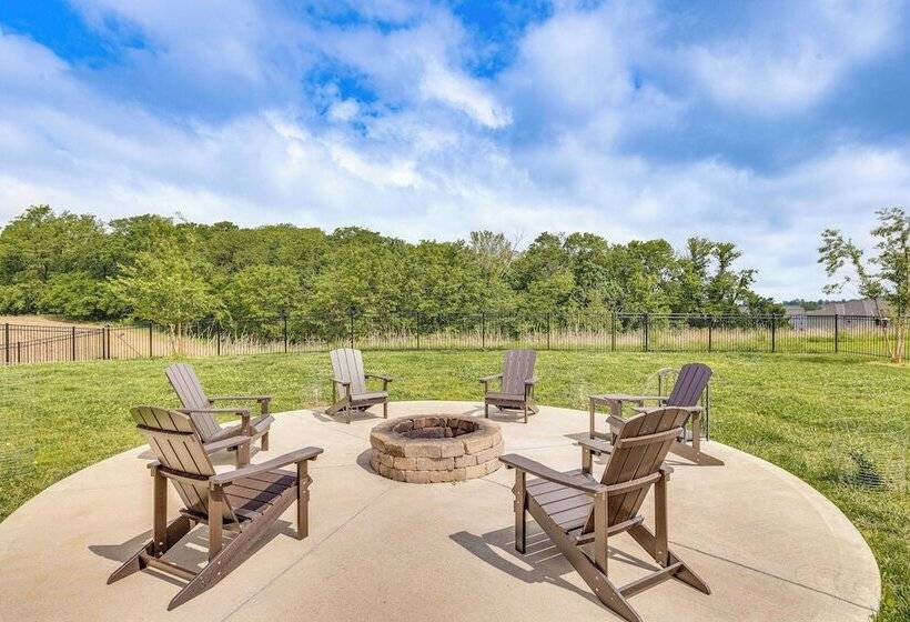 Platte City Retreat W/ Patio, Near Kansas City!