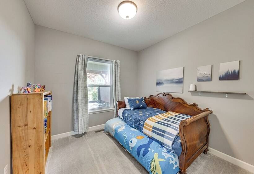 Platte City Retreat W/ Patio, Near Kansas City!